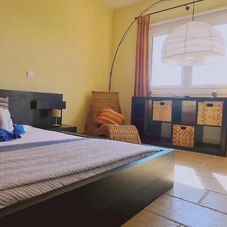 Elegance 3br Apt *